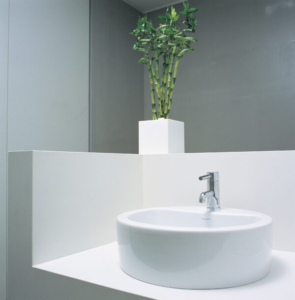 Caesarstone 2141 Snow stalvirsis