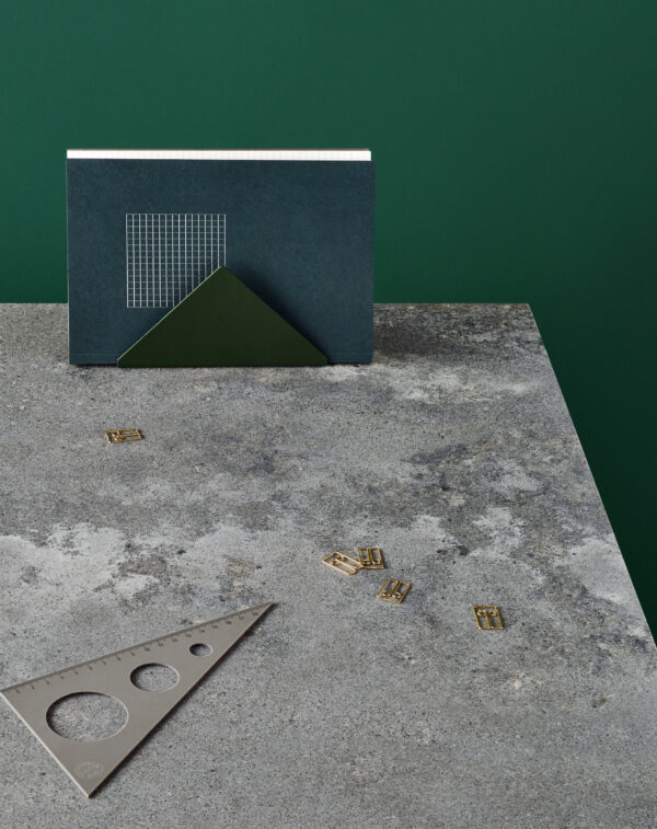 Caesarstone 4033 Rugged Concrete stalvirsis