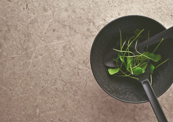 Caesarstone 5133 Symphony Grey stalvirsis