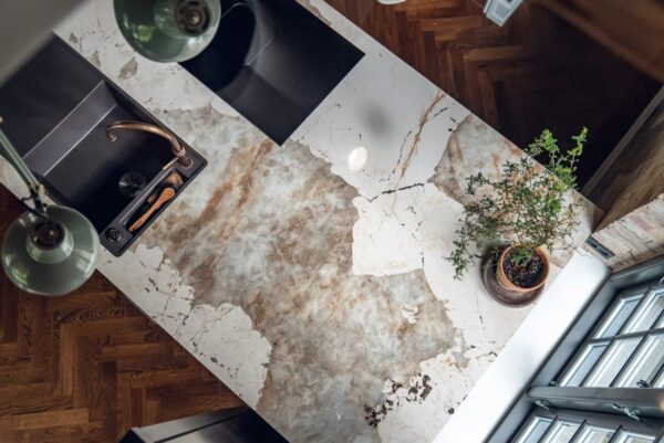 Dekton Khalo stalvirsis