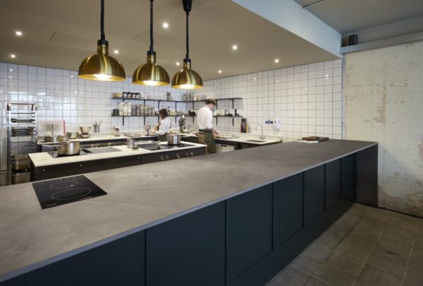 Dekton Kira stalvirsis