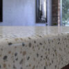 Corian Peppered Terrazzo stalvirsis