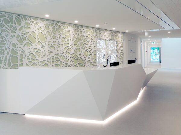 Staron Bright White BW010 apdaila